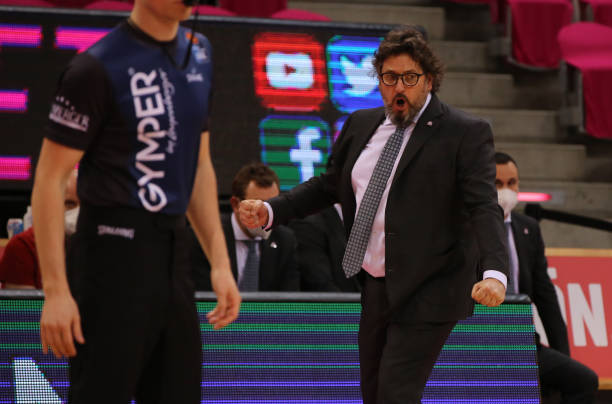 其中有人一 其中有人一