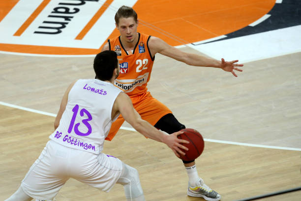 续约应是水 续约应是水